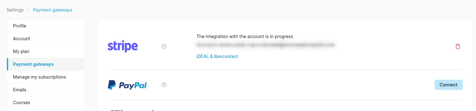Systeme.io Payment gateways with Stripe showing The integration with the account is in progress and an iDEAL and Bancontact link